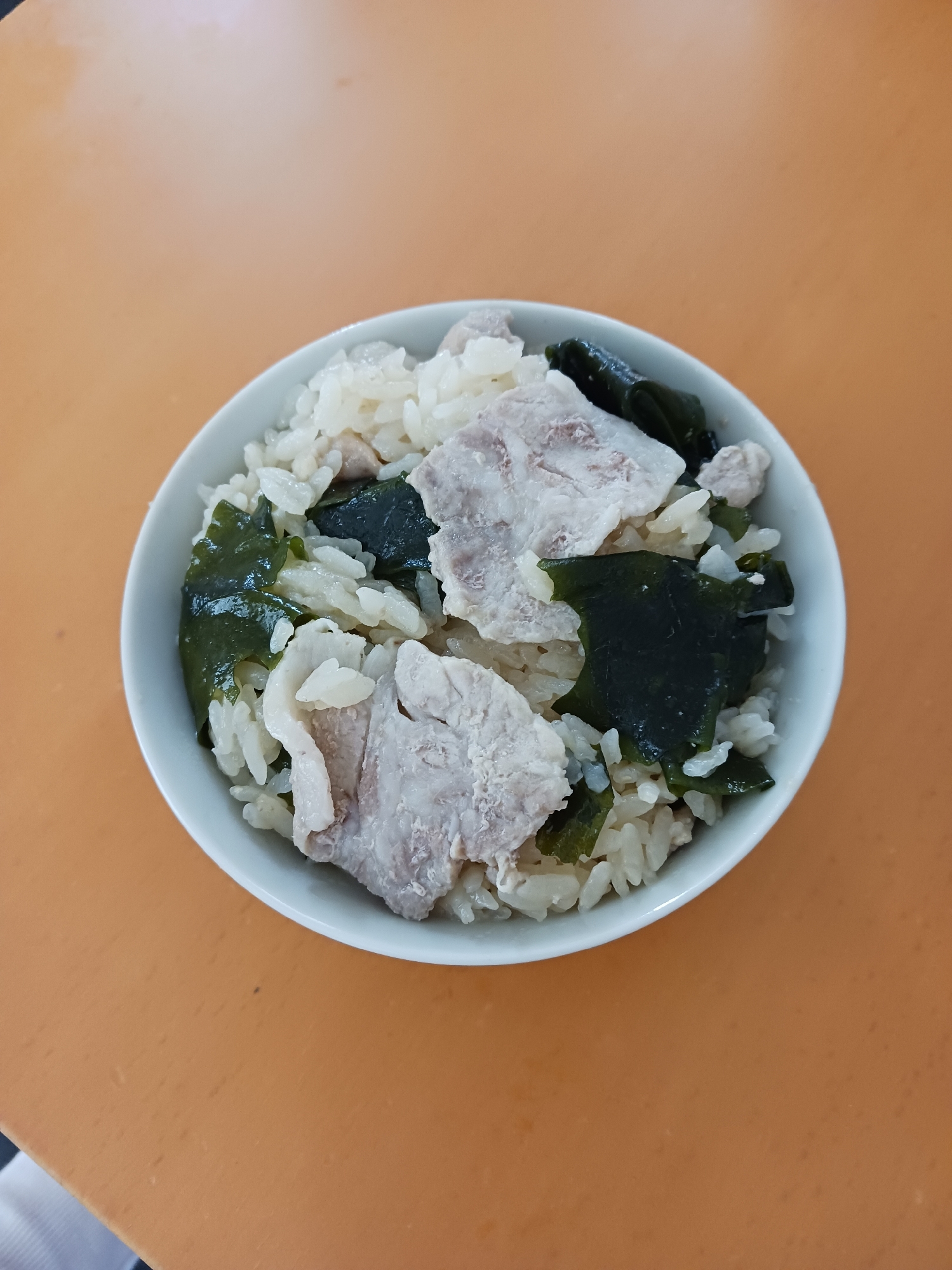 豚肉とわかめの炊き込みご飯