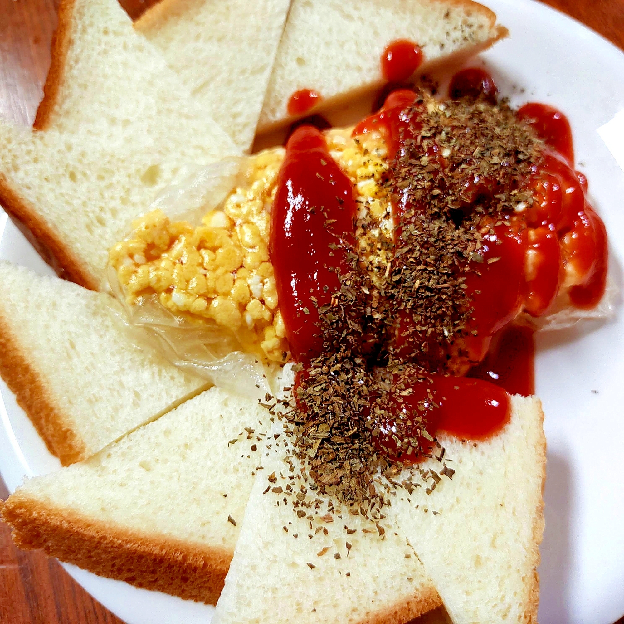 ●簡単♪ライスペーパー×パンでわたしのオムライス●