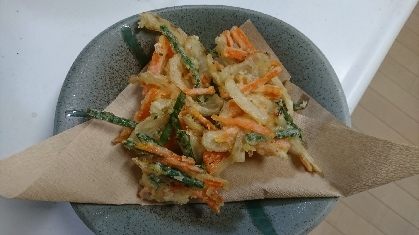 フライパンで！アスパラ・にんじん・玉ねぎのかき揚げ
