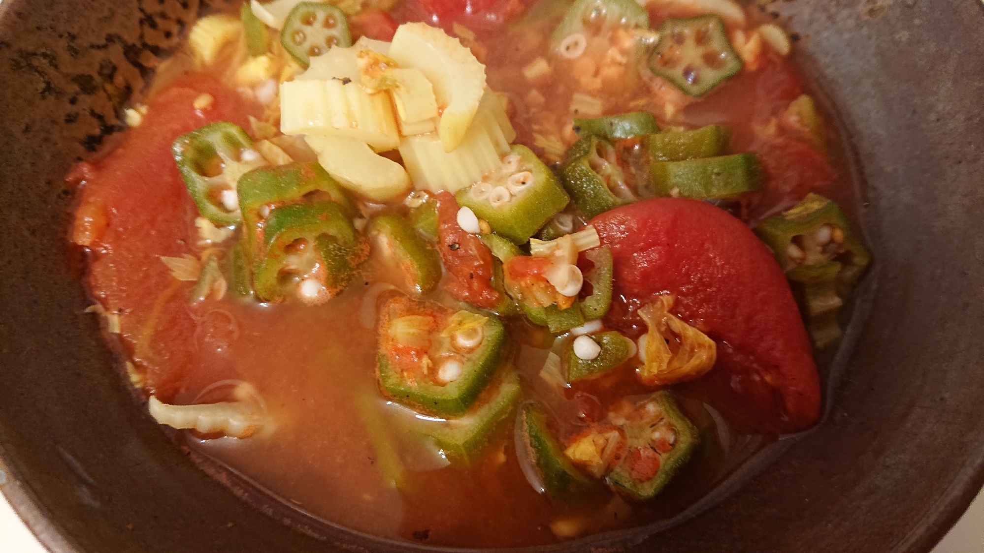 黒胡椒でスパイシー 野菜スープ