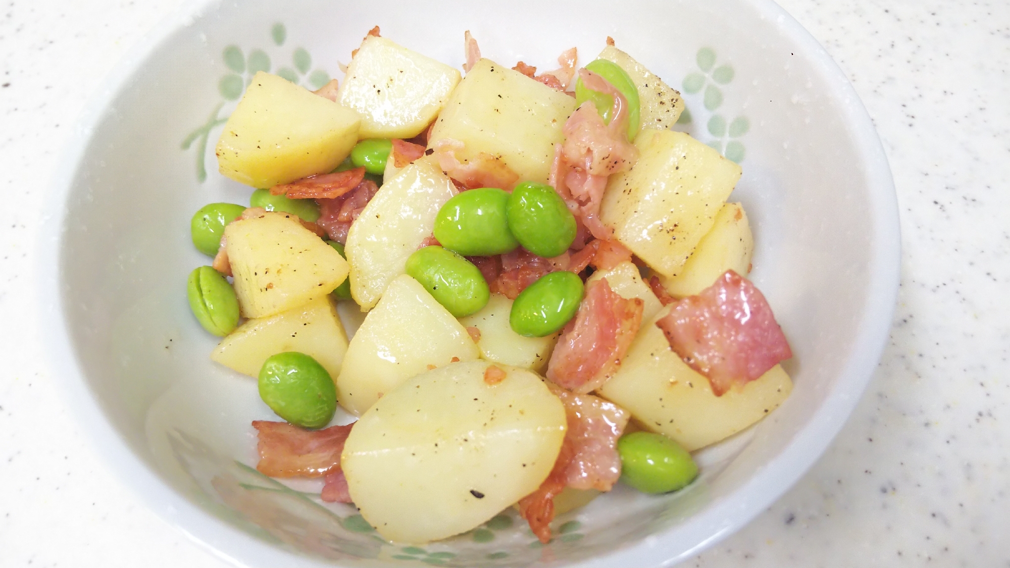 ベーコンとじゃがいものコンソメ炒め レシピ 作り方 By うろちょろ 楽天レシピ ベーコンとじゃがいものコンソメ炒め レシピ 作り方 By うろちょろ 楽天レシピ