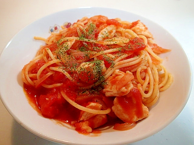 創味シャンタンで　ささみと玉ねぎのトマトパスタ