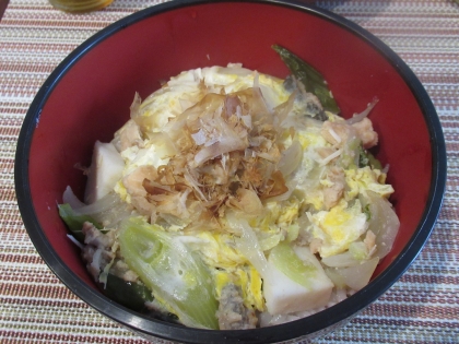 鮭缶と家にある野菜で玉子丼