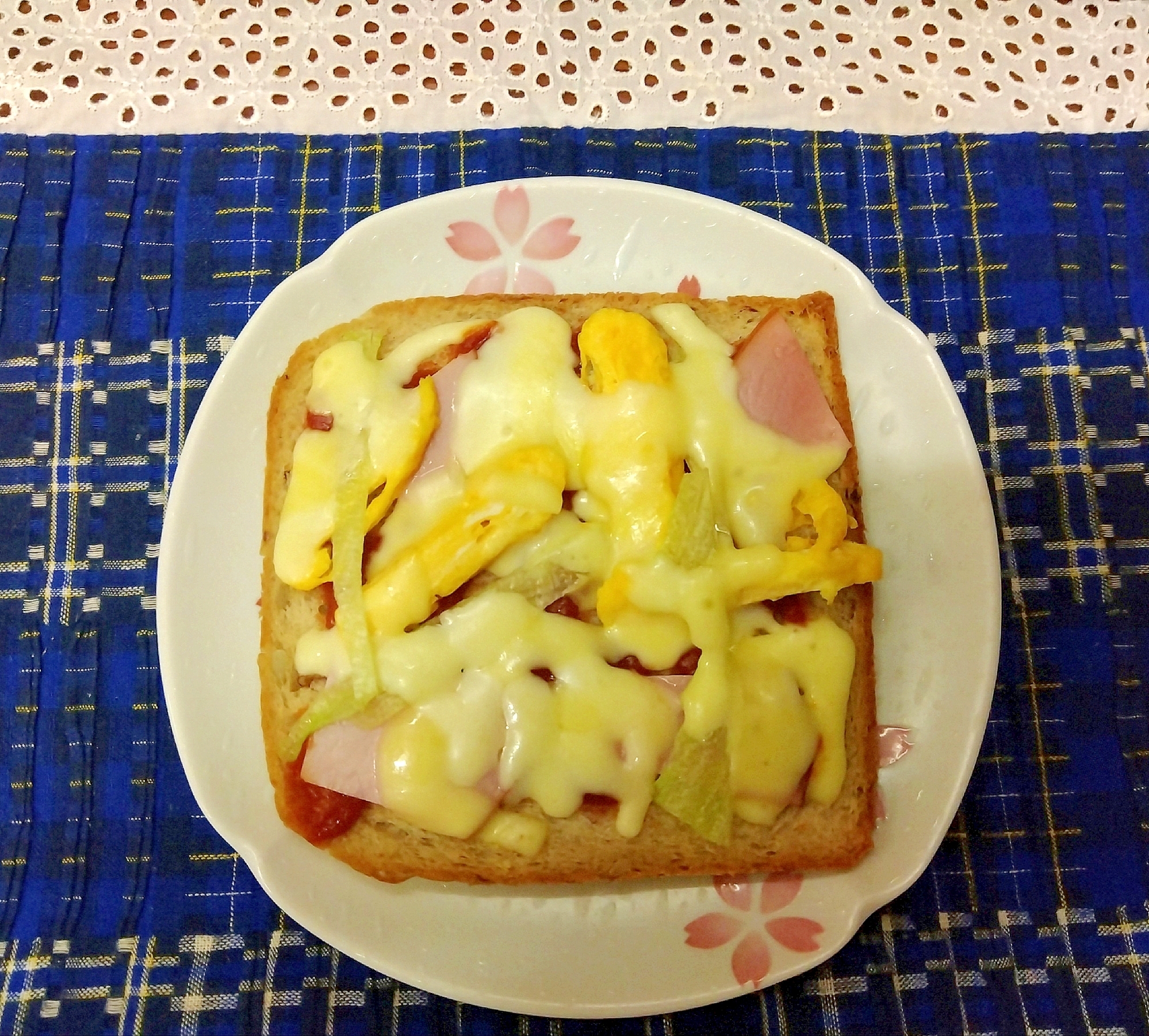 レタスピザトースト