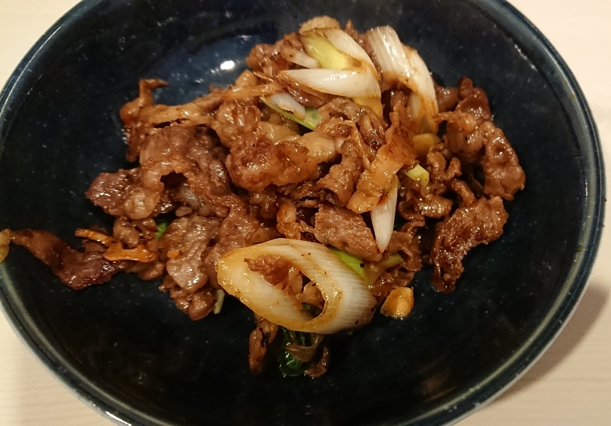 牛肉とネギの麺つゆ炒め