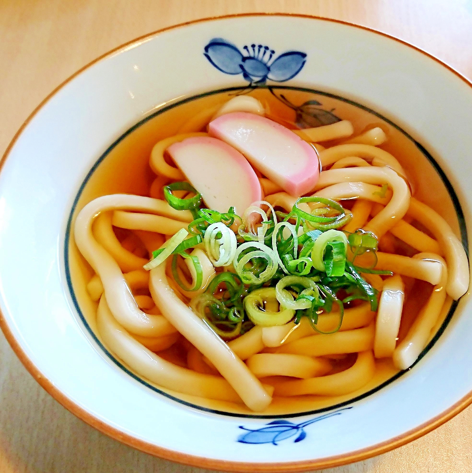 だしの素で作る　かけうどん