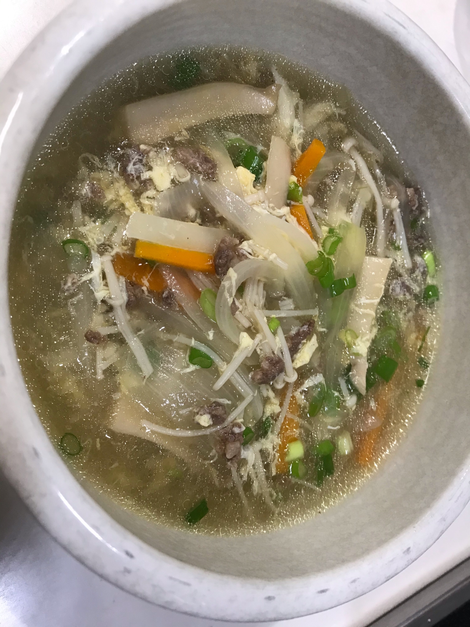 キノコと野菜の肉スープ