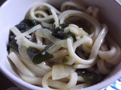 麺つゆいらず♪昆布茶わかめうどん