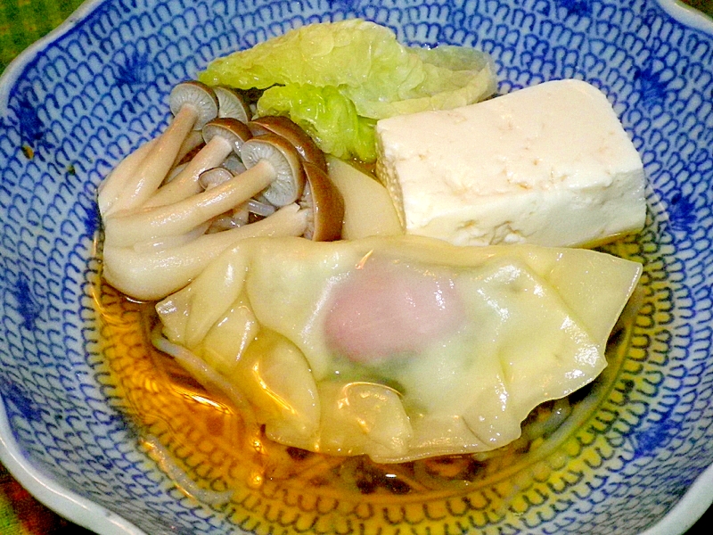 いっぱい食べてもヘルシー！　おさかな餃子鍋