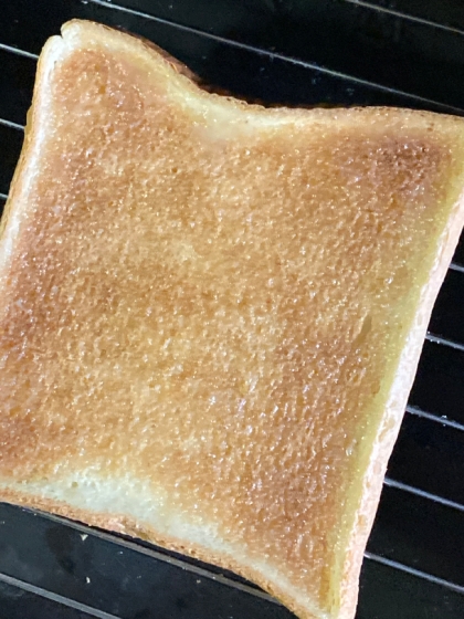 パンに塗ってトーストしました。
美味しかったです♫
