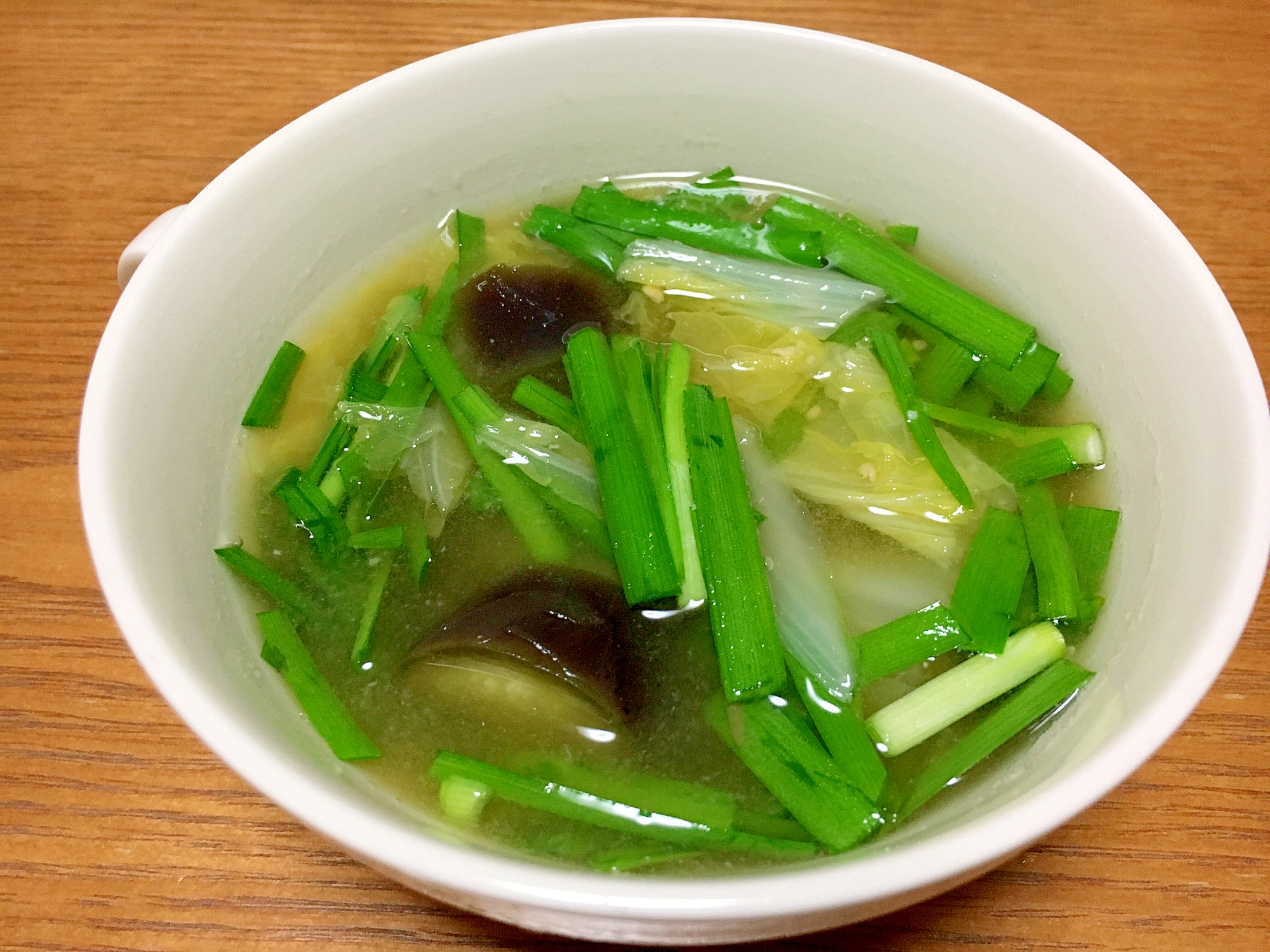 茄子と白菜とニラの味噌汁