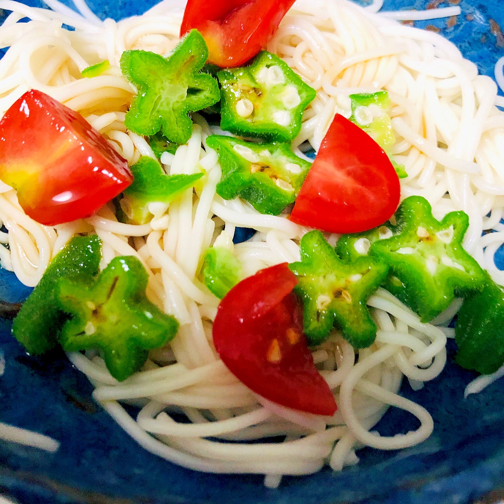 オクラとトマトのぶっかけそうめん