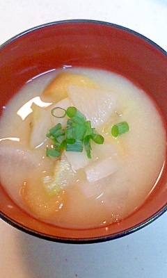大根と大根葉の根元と麩の味噌汁 レシピ 作り方 By ジョンとポーク 楽天レシピ