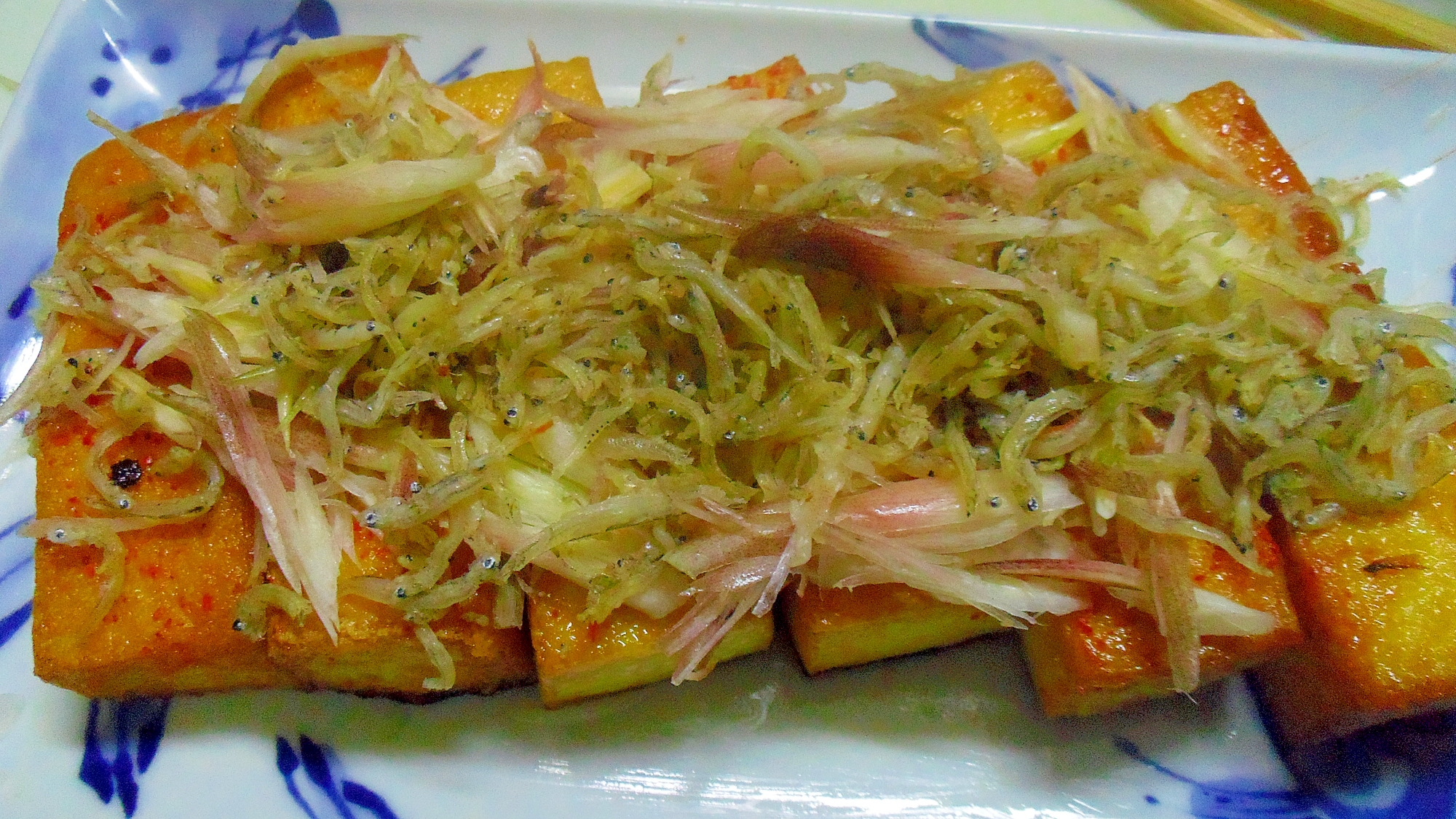 厚揚げのめんつゆ焼き しらす みょうが載せ レシピ 作り方 By Chaachan6066 楽天レシピ
