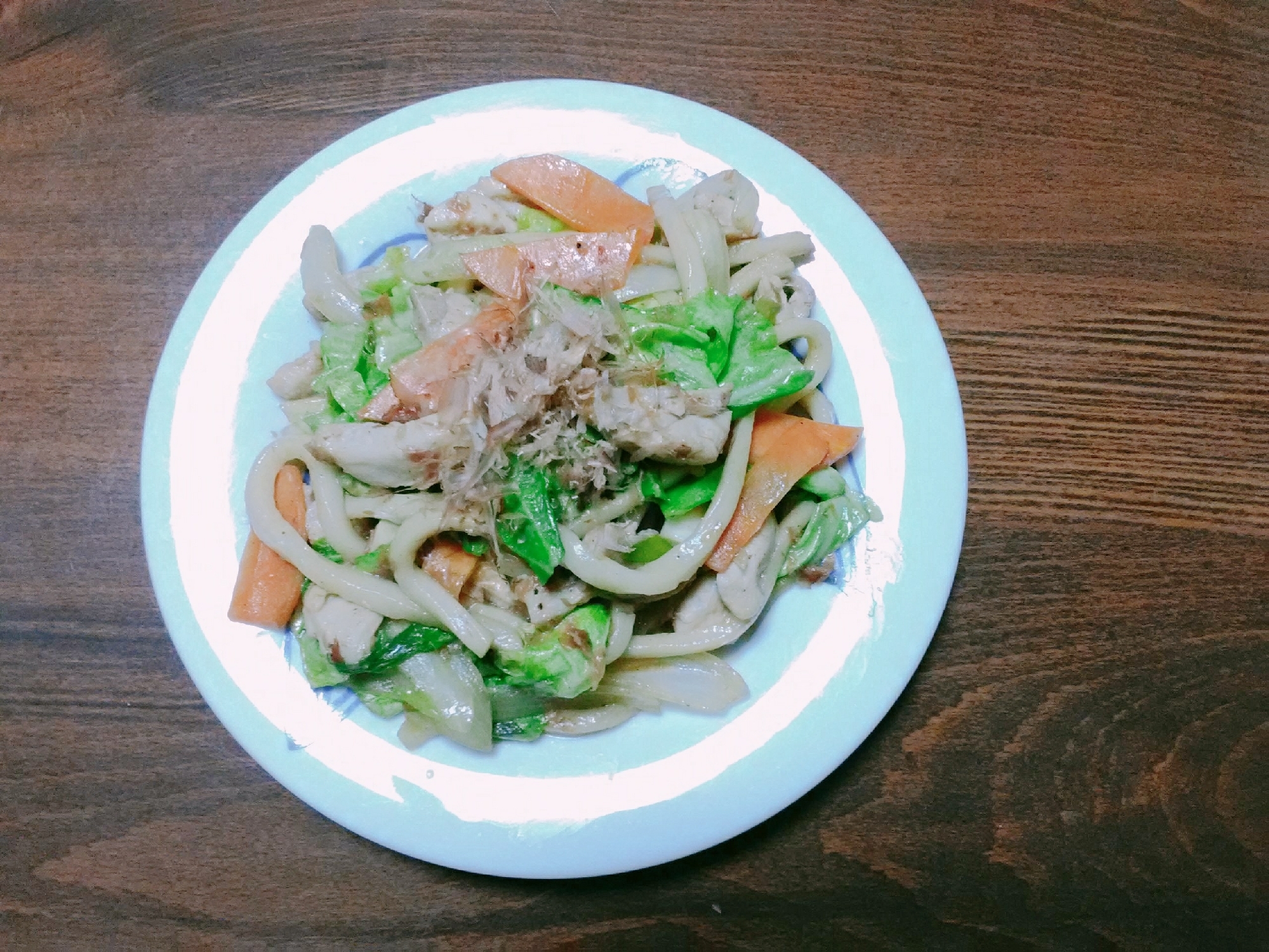 キャベツと鶏もも肉のオイスターうどん焼き