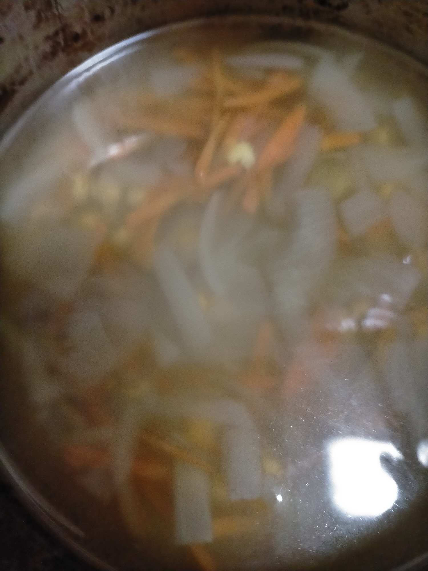 にんじんコーン玉ねぎのコンソメスープ