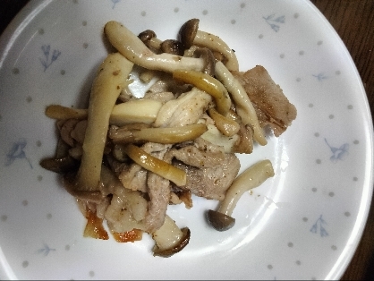 つくレポ有難うございました。冷凍してたエリンギ、しめじ入れて、豚肉のポン酢炒め美味しくできました。レシピ有難うございました。