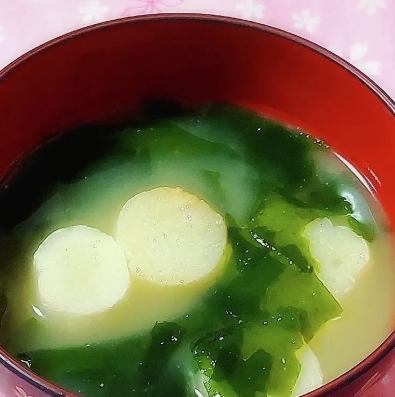 ˚✧₊お麩とわかめのお味噌汁⁺˳✧༚
