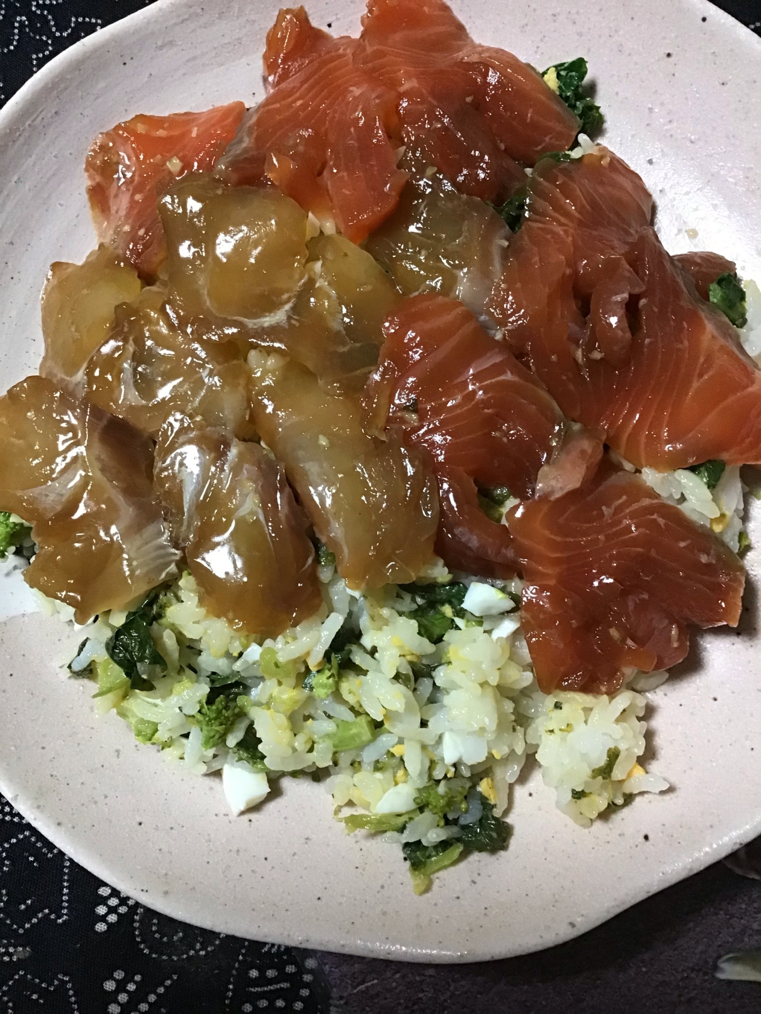 菜の花ご飯と鯛、サーモンの漬け丼