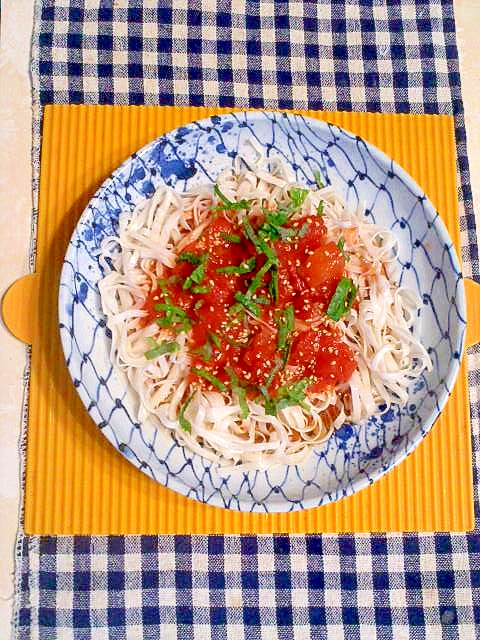 平麺のトマトぶっかけ♪