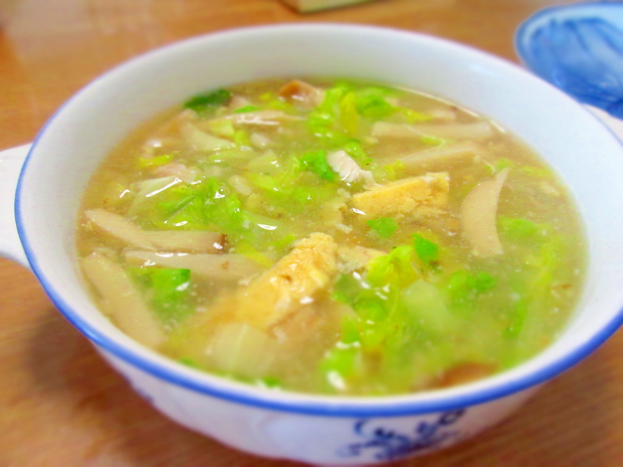 エリンギとサラダ菜の中華スープ