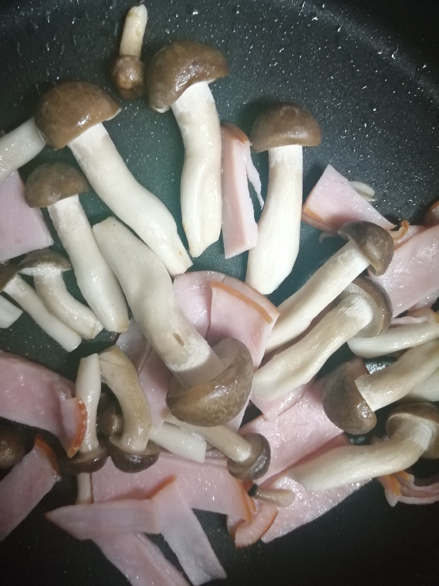 ぶなしめじとハムの炒めもの レシピ・作り方 by yoshihisa