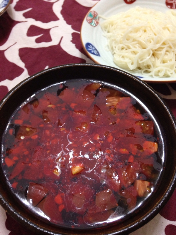 食べ応えバッチリ☆トマトラー油そうめん