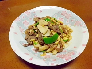 牛肉とエリンギのごま風味炒め