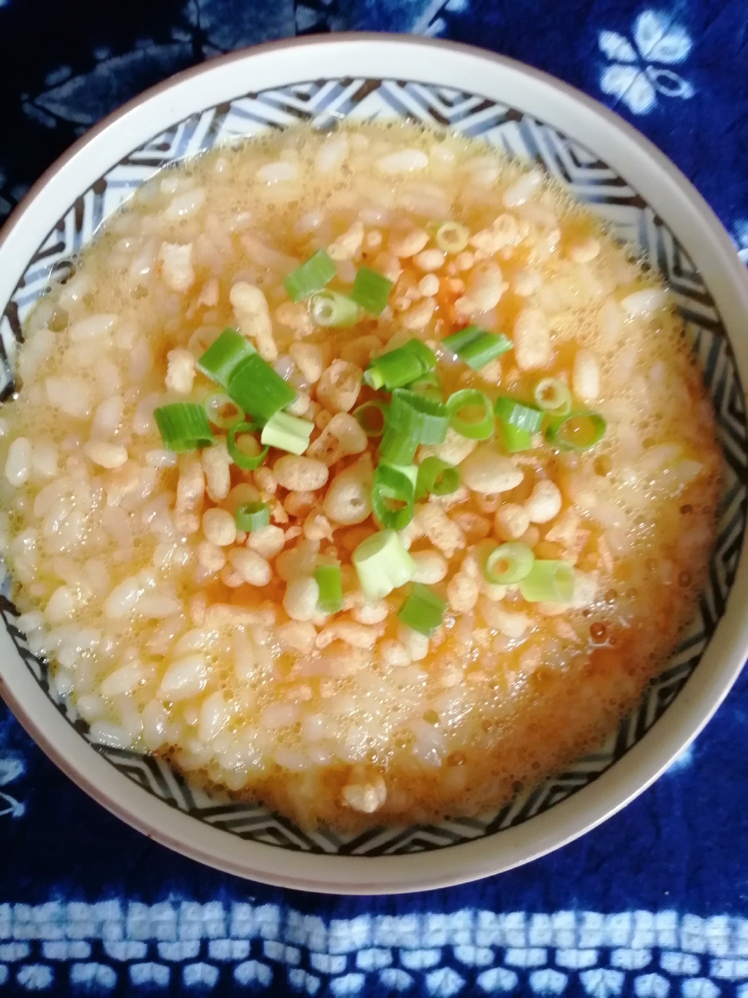 天かすとネギの卵混ぜご飯