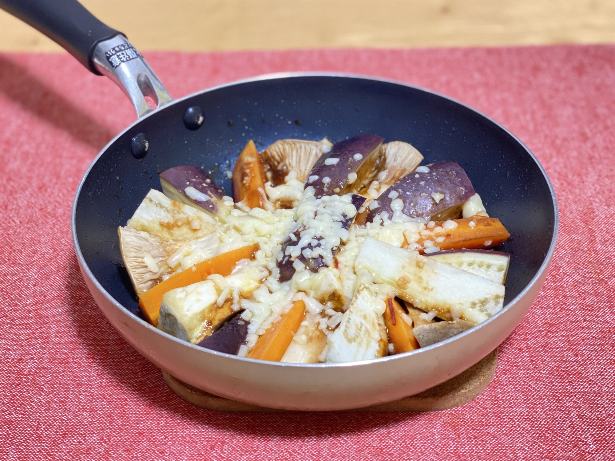 ワンパン料理！野菜のピリ辛蒸し煮