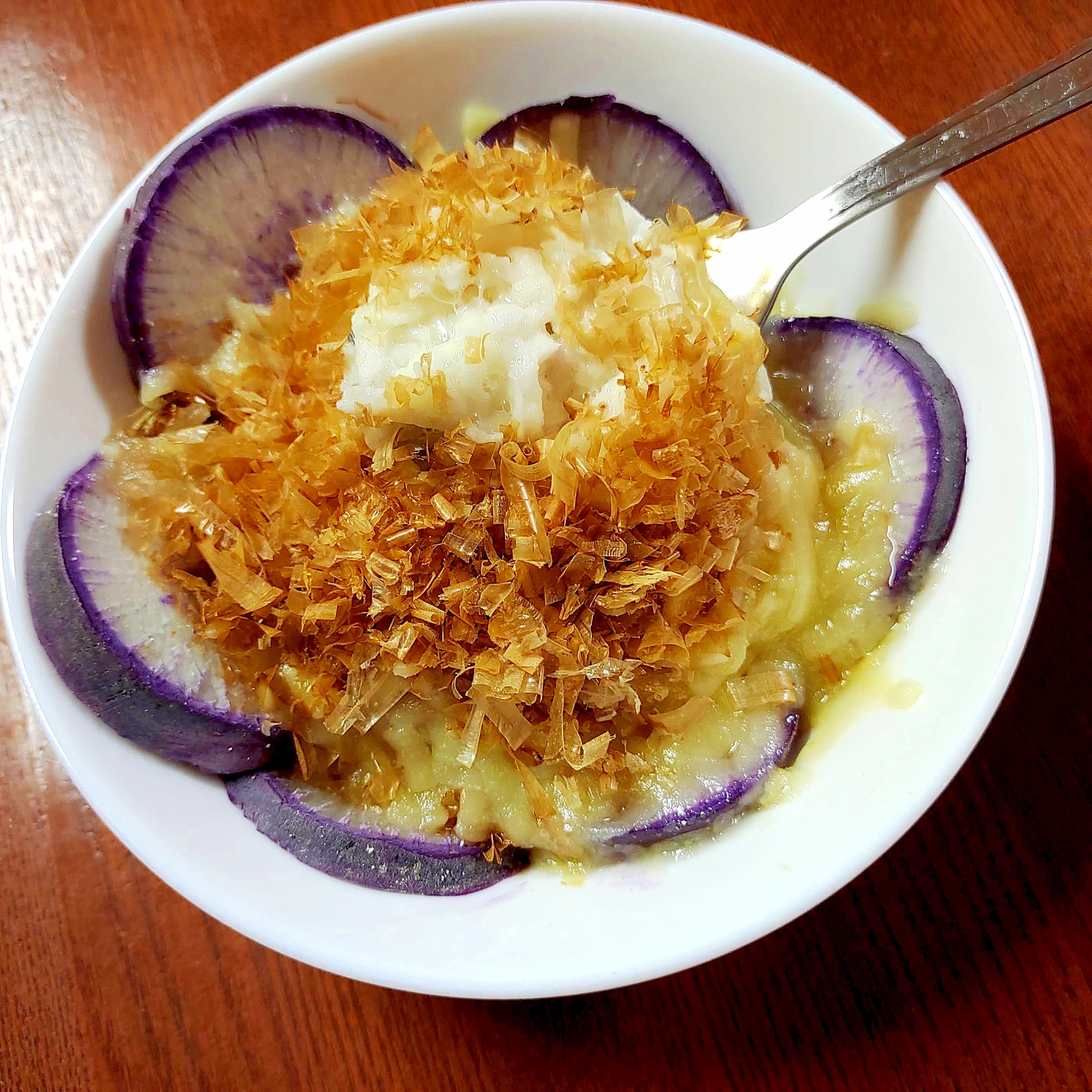 ●超簡単★国産チーズ×自然薯×鰹節レンチングラタン