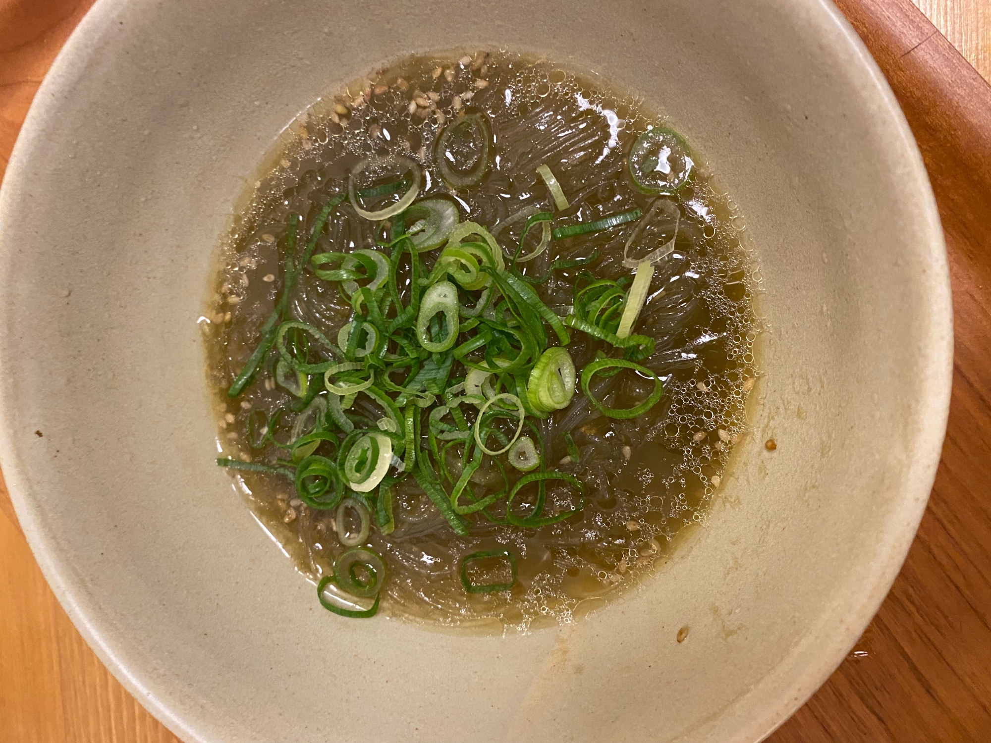 とろろ昆布の春雨スープ