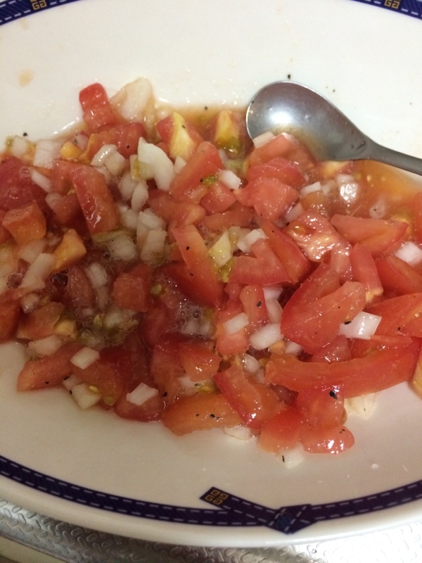トマトと玉ねぎのシンプルディップ