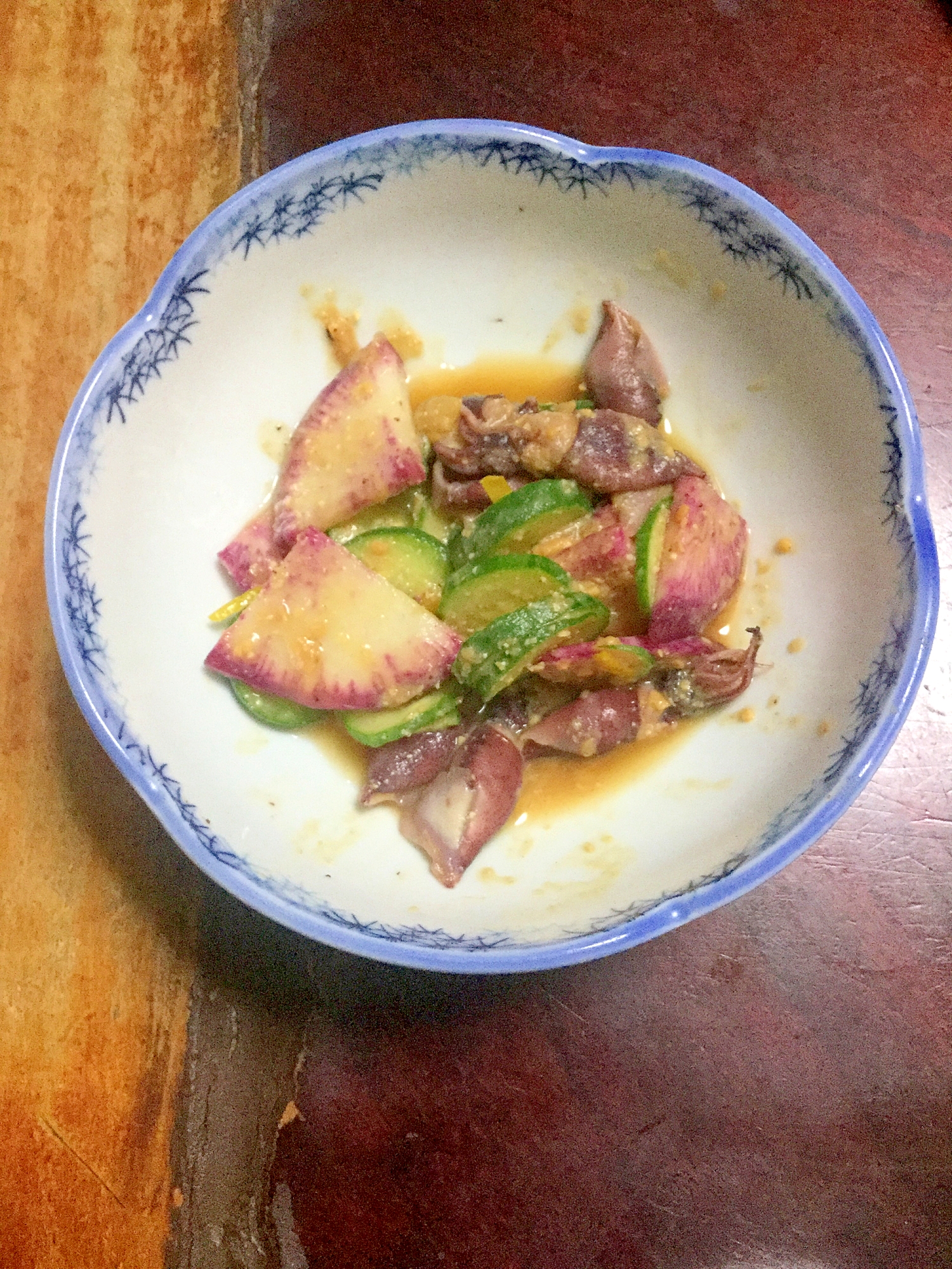 ホタルイカとレディーサラダの酢味噌和え。