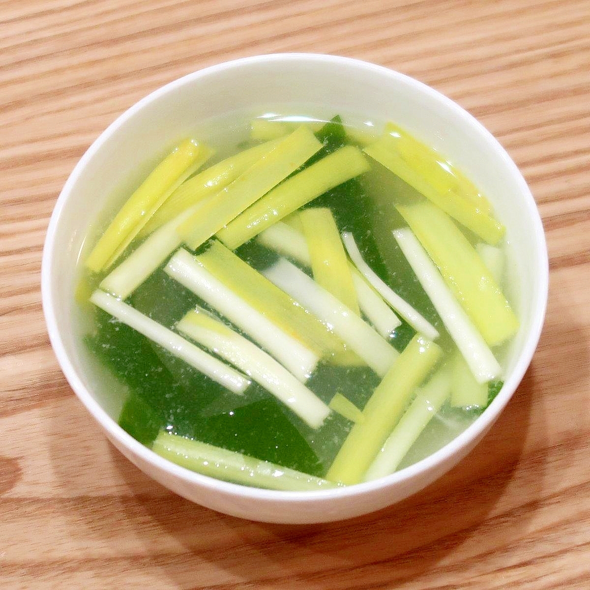 黄ニラと生ワカメの中華風スープ★減塩志向