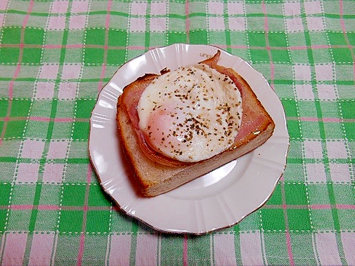 目玉焼き＆ベーコントースト