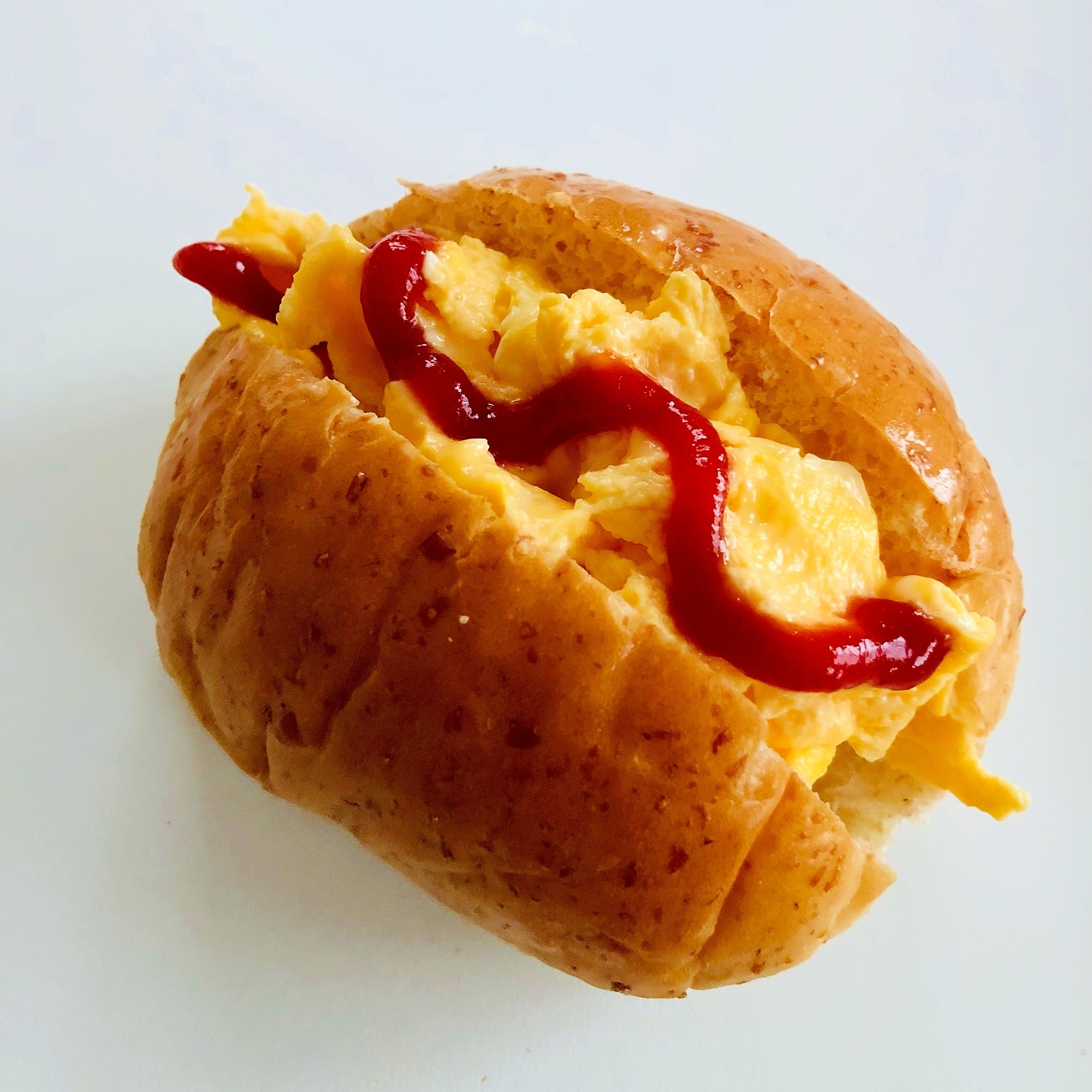 スクランブルエッグのロールパン レシピ・作り方 by さくらぐみ - 楽天