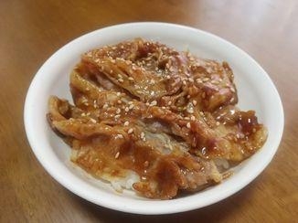 牛バラ肉の焼肉丼