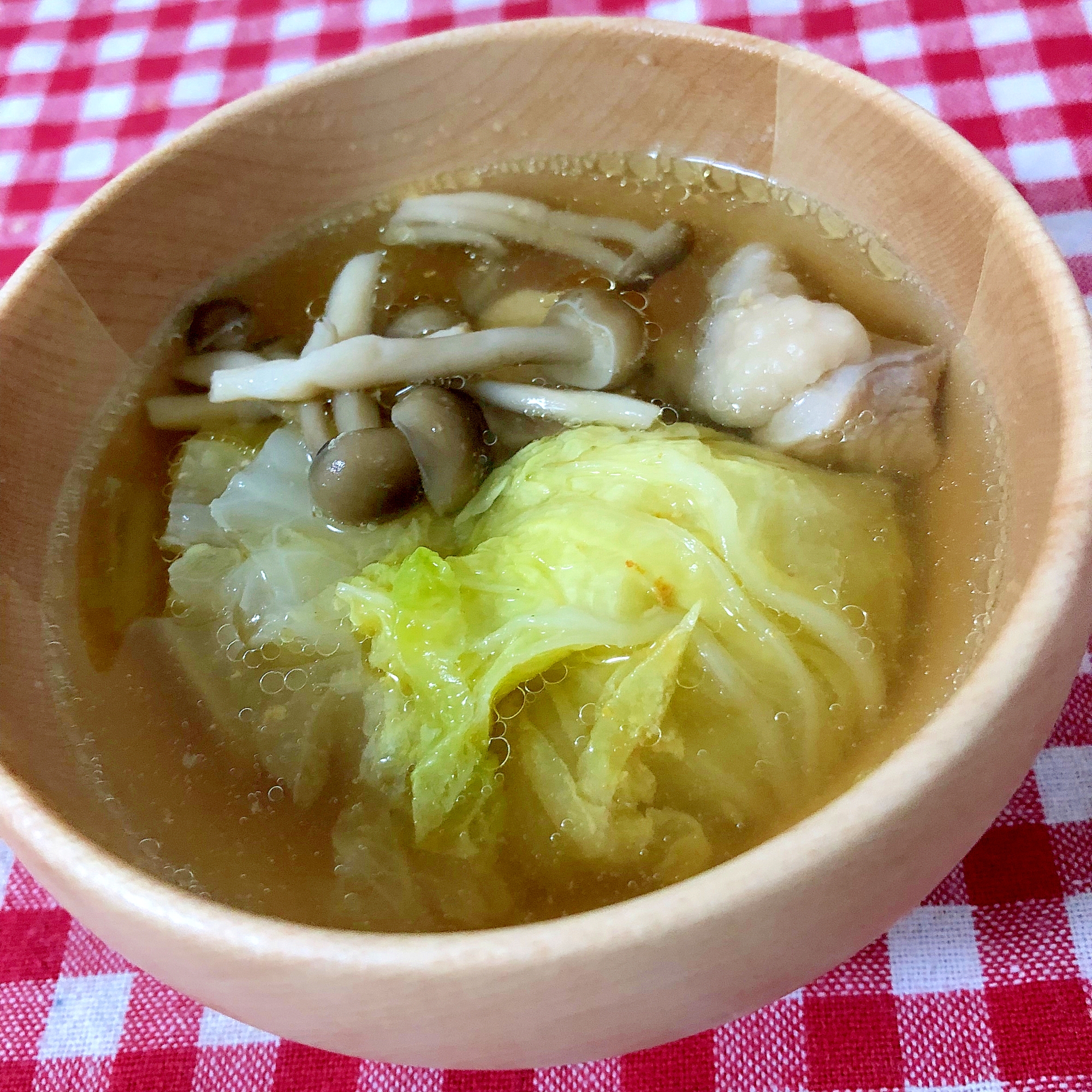 白菜としめじと鶏肉の塩スープ☆