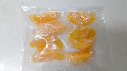 オレンジしかありませんでしたが、冷凍保存いたしました(*^-^*)レシピに使ったりなど、あとでゆっくりいただきます♪