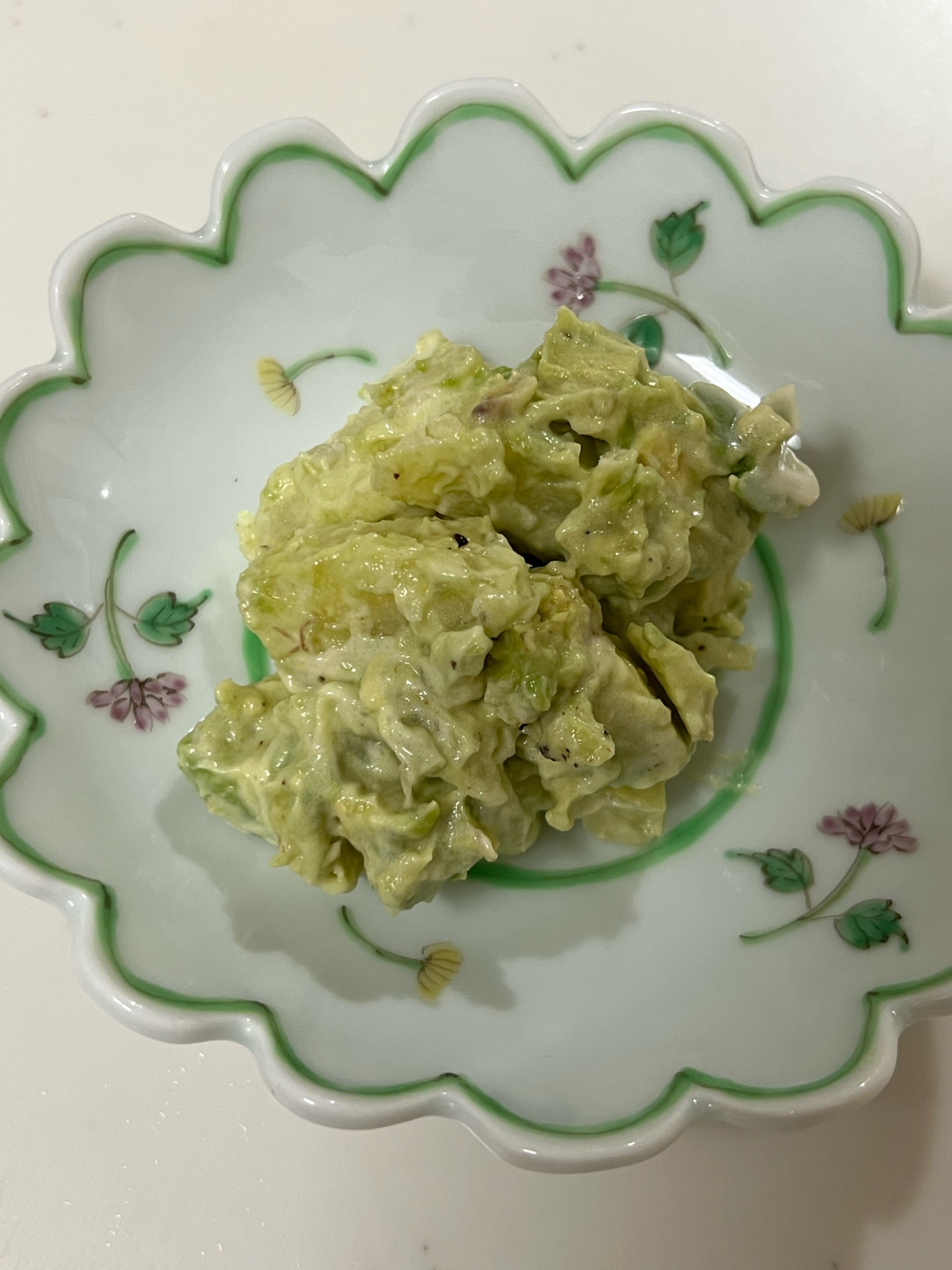 アボカドとじゃがいものシンプルポテトサラダ