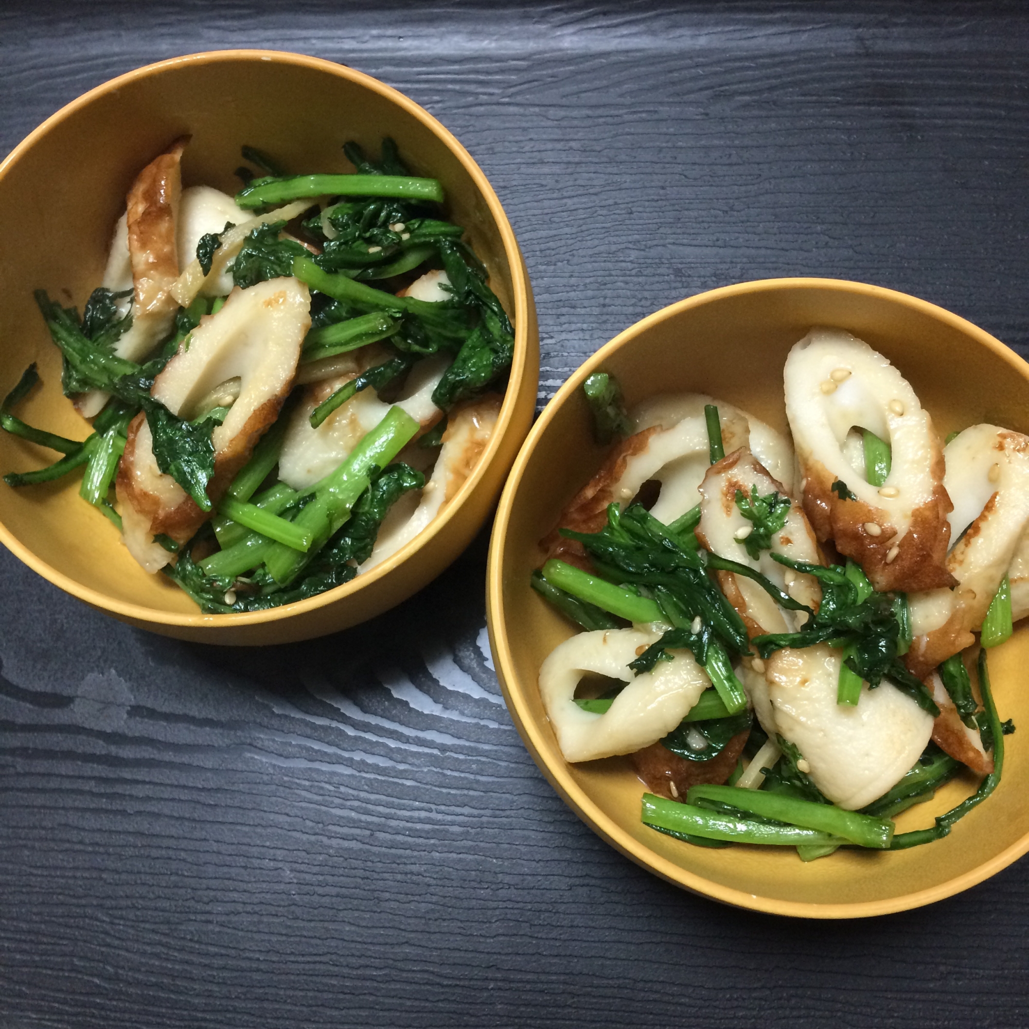 ちくわと春菊のにんにく醤油炒め