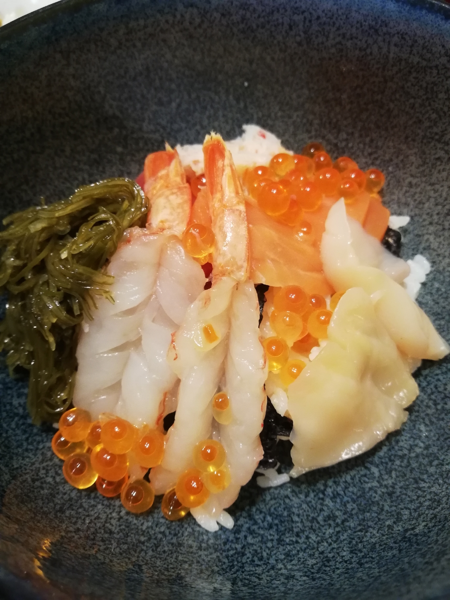 海鮮丼✩.*˚