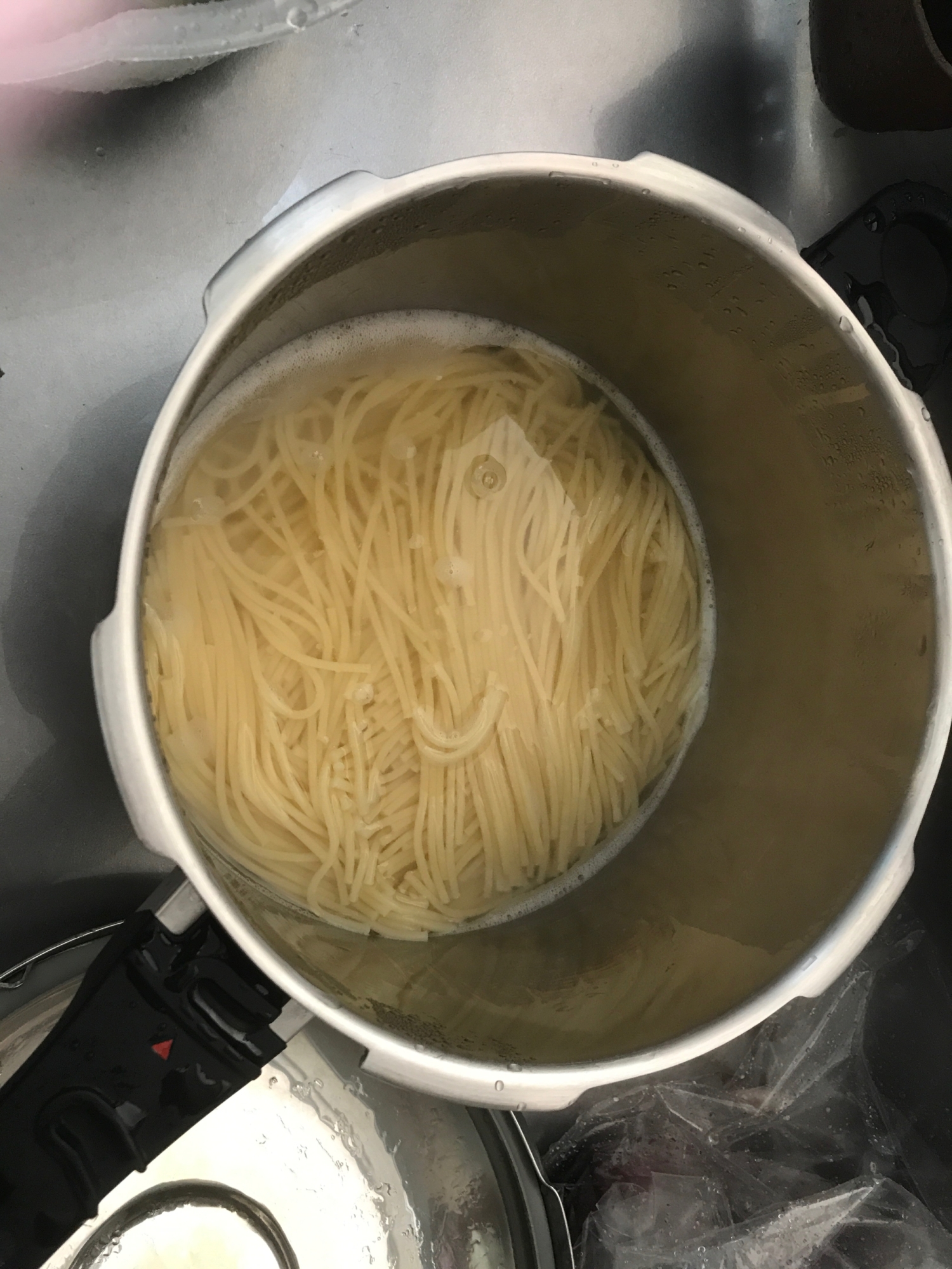 圧力鍋で簡単にもちもちパスタ