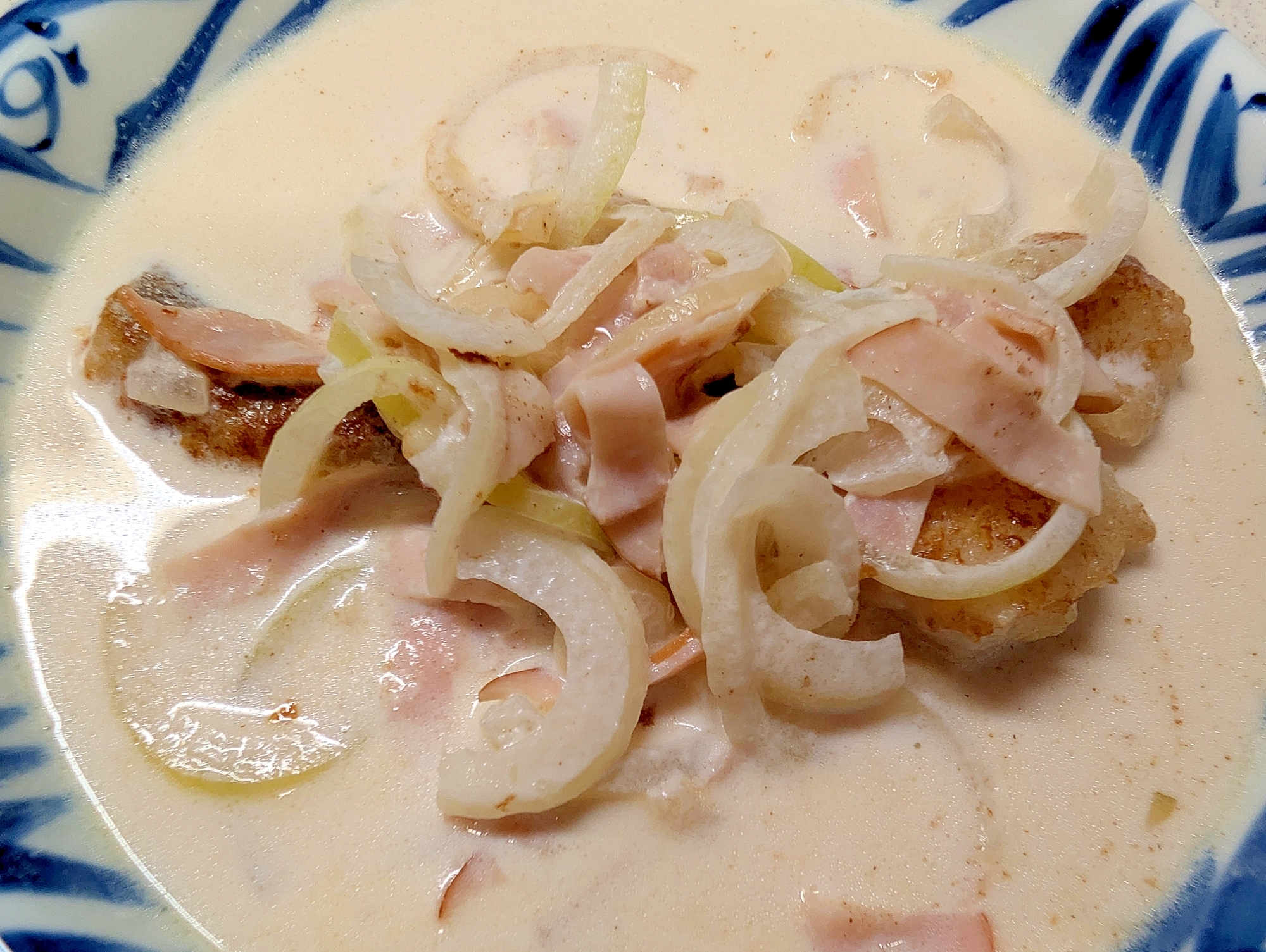 甘塩鱈とハムのクリーム煮