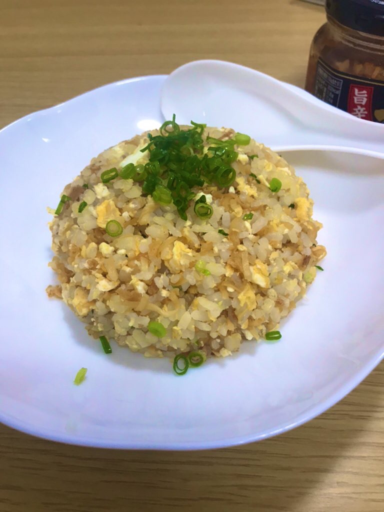 たったの3分！卵だけで作れるチキンラーメン炒飯