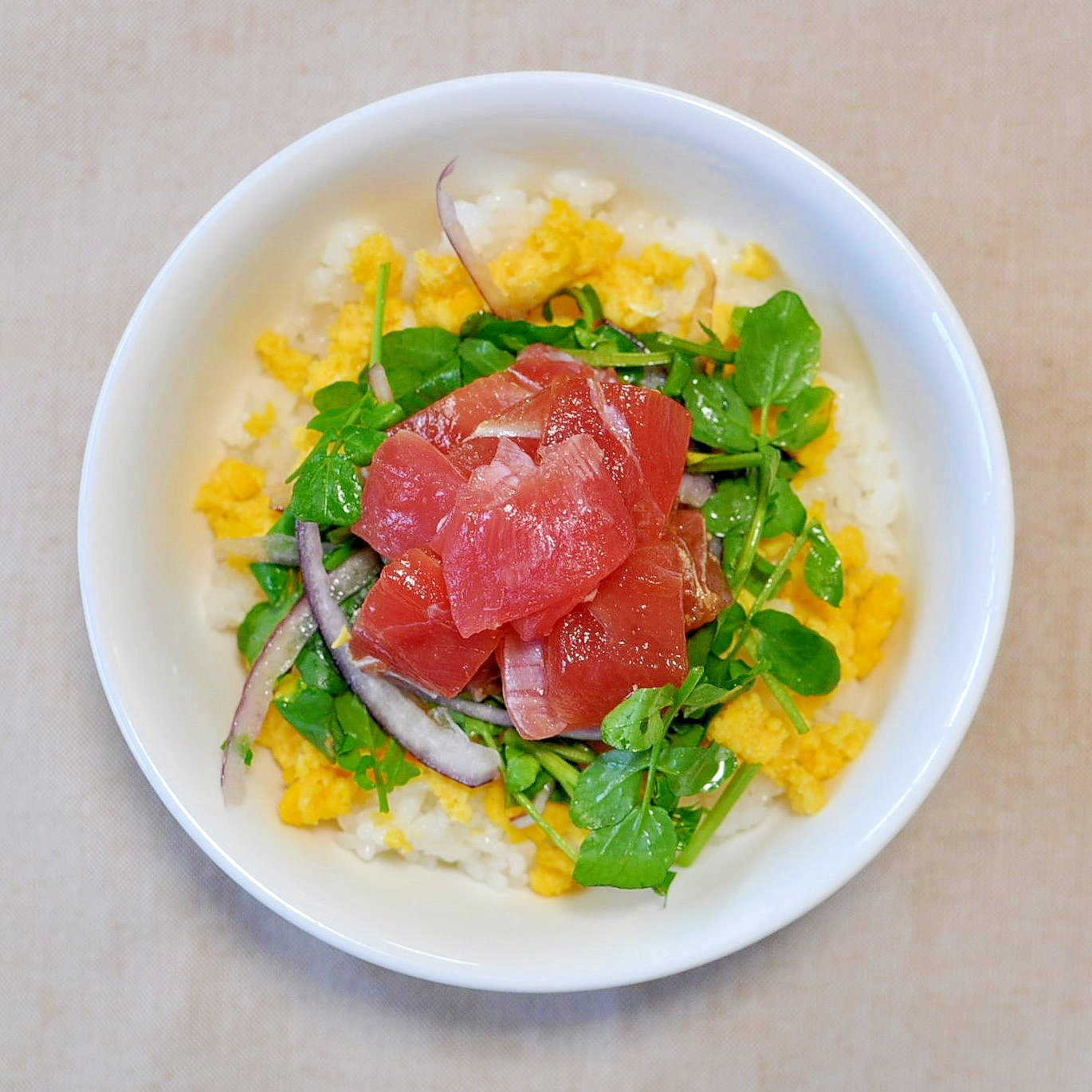 クレソン＆炒り卵deまぐろの彩り丼