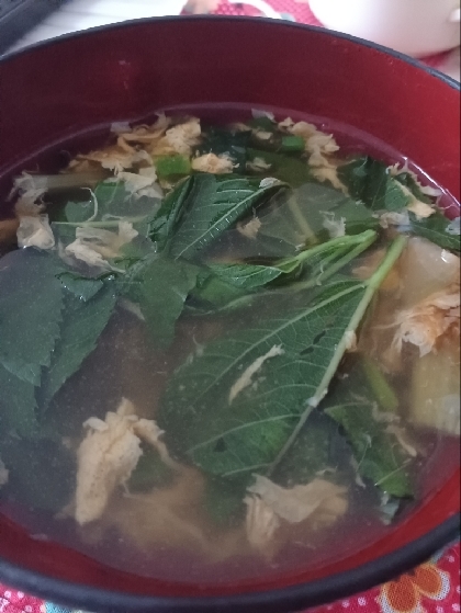 茎は固くないので切らずに入れました。夏なので少し温くなってから食べましたがとても美味しかったです。栄養たっぷりなのでリピします！