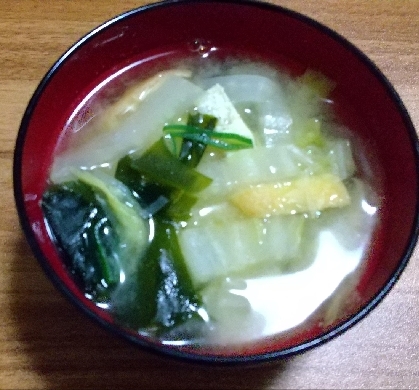 白菜と油あげのみそ汁