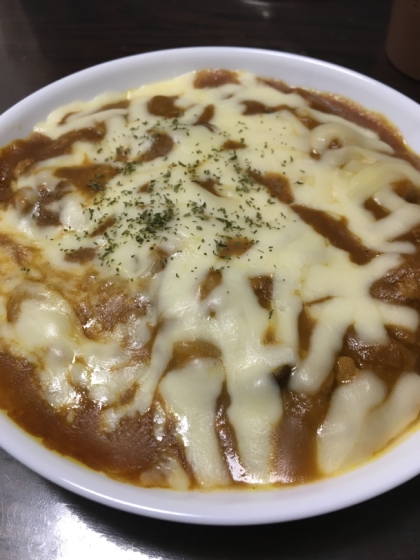 カレーリメイクでもいける！チーズカレードリア